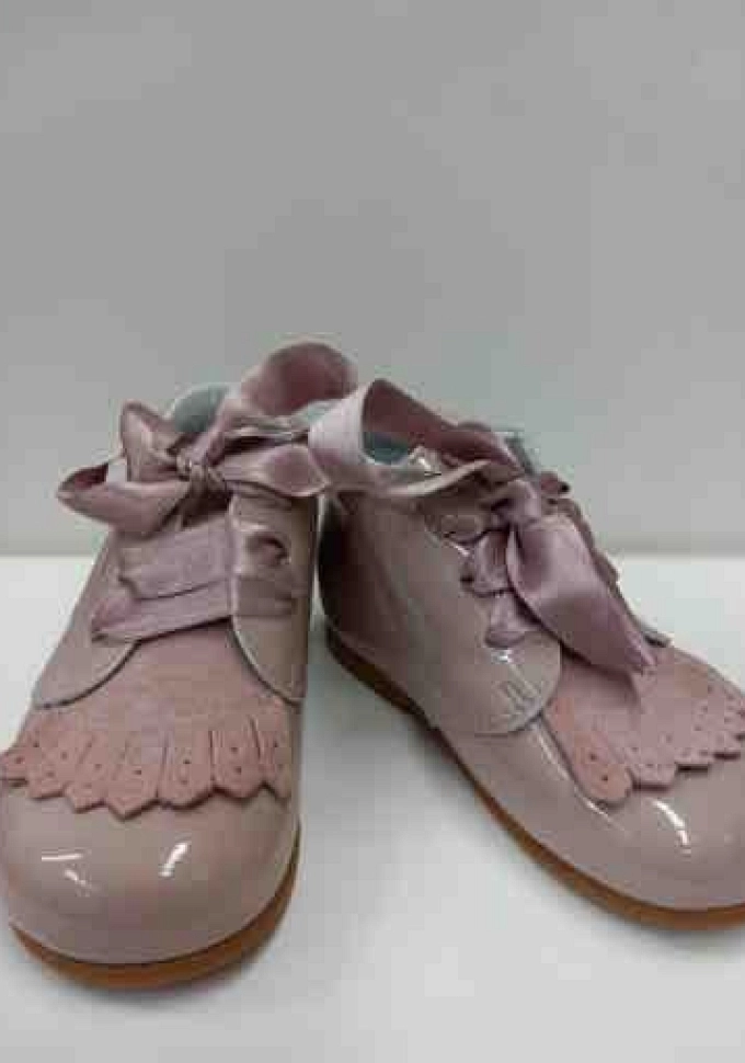 Bota de serraje en color rosa palo.Chuches.