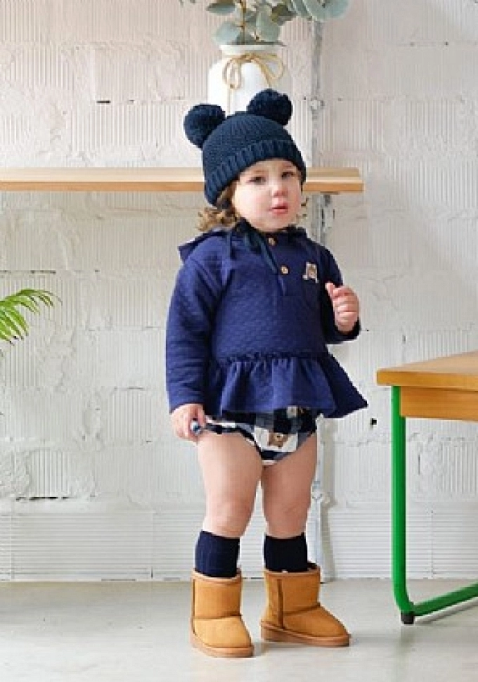 Conjunto de niña en color azul con un oso.Pequeños Piratas.