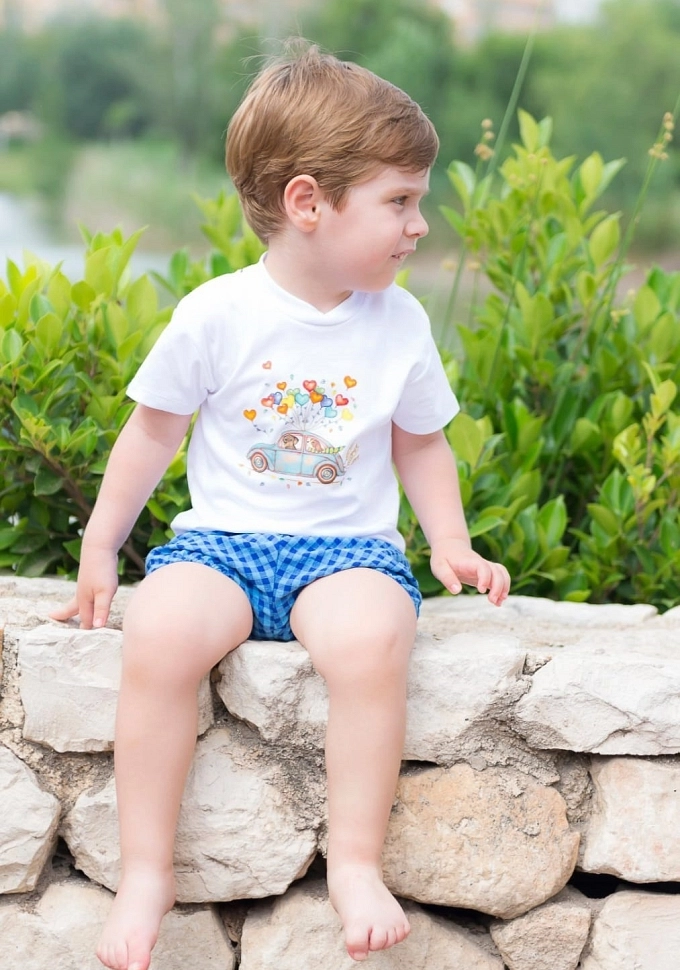 Conjunto de niño en color azul con un coche.Pequeños Piratas.