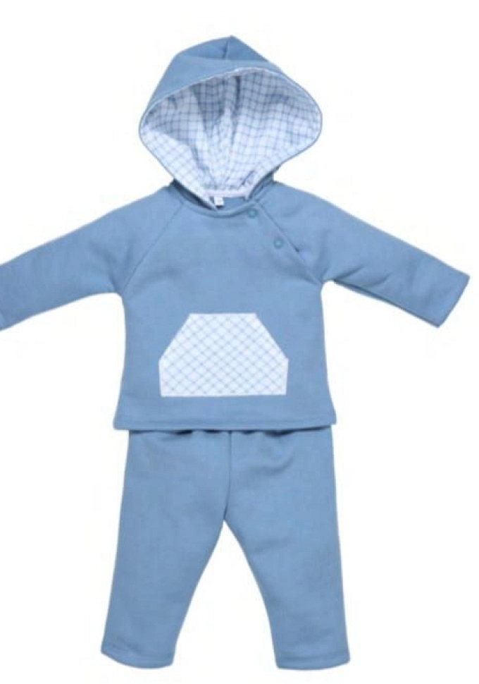 Conjunto de niño largo en color azul.