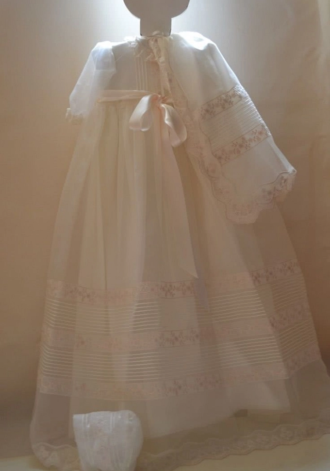 Faldon Bautizo largo con tres piezas.