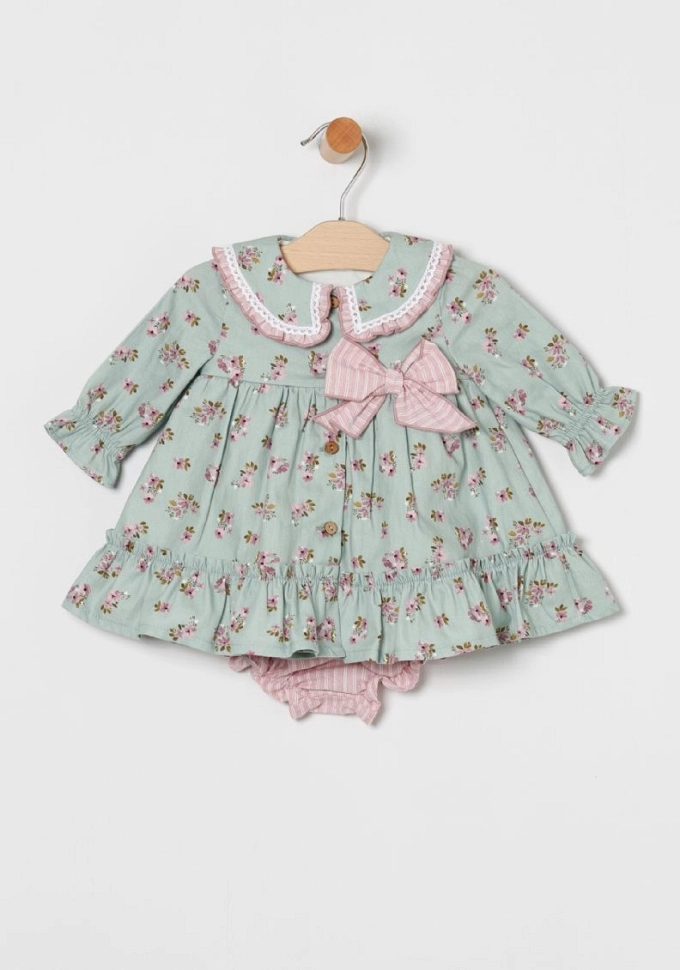 Jesusito de color verde con florecitas .Coco-acqua.