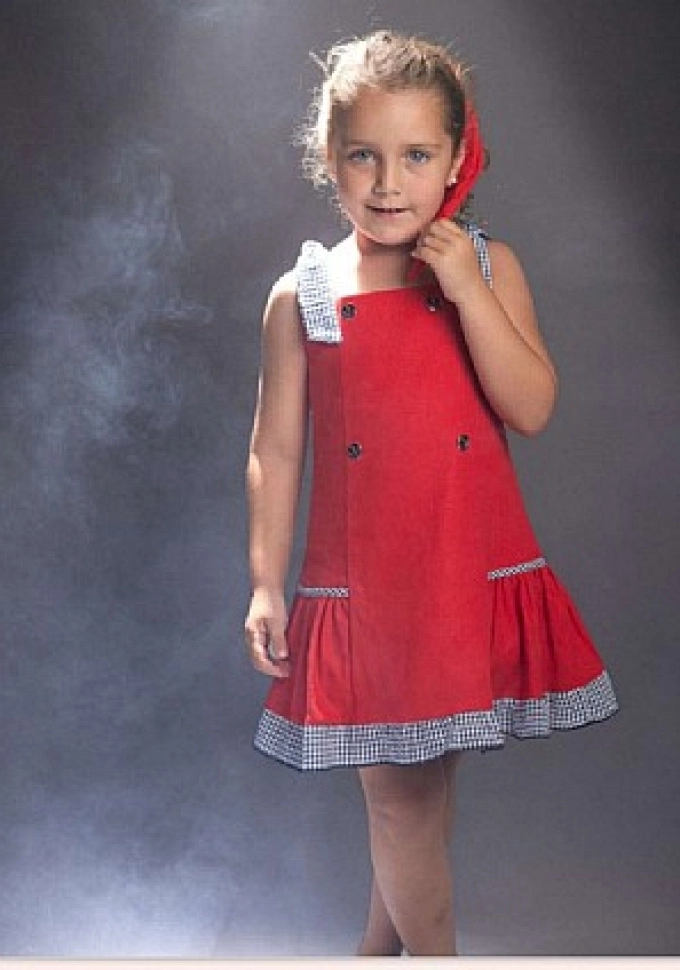 Vestido con corte evase en color rojo.Basmarti.