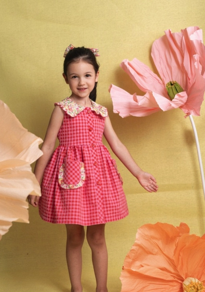 Vestido  de cuadritos en color fucsia.Basmarti.