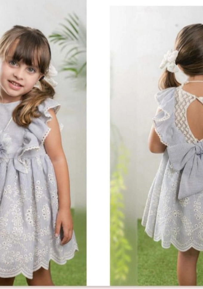 Vestido de vuelo en color azul.Basmarti.