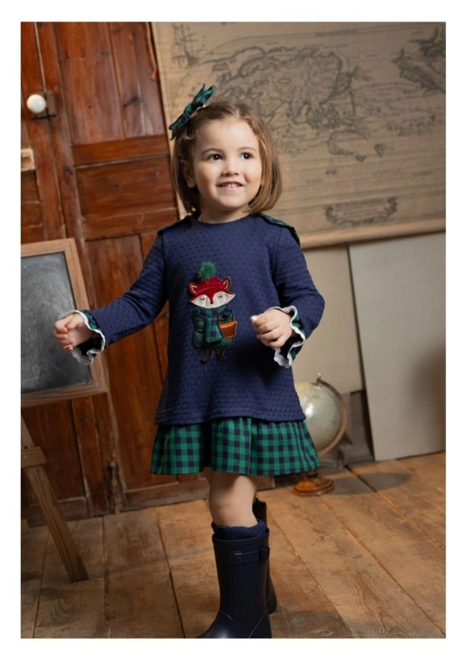 Vestido en color azul marino con un zorro.Basmarti.