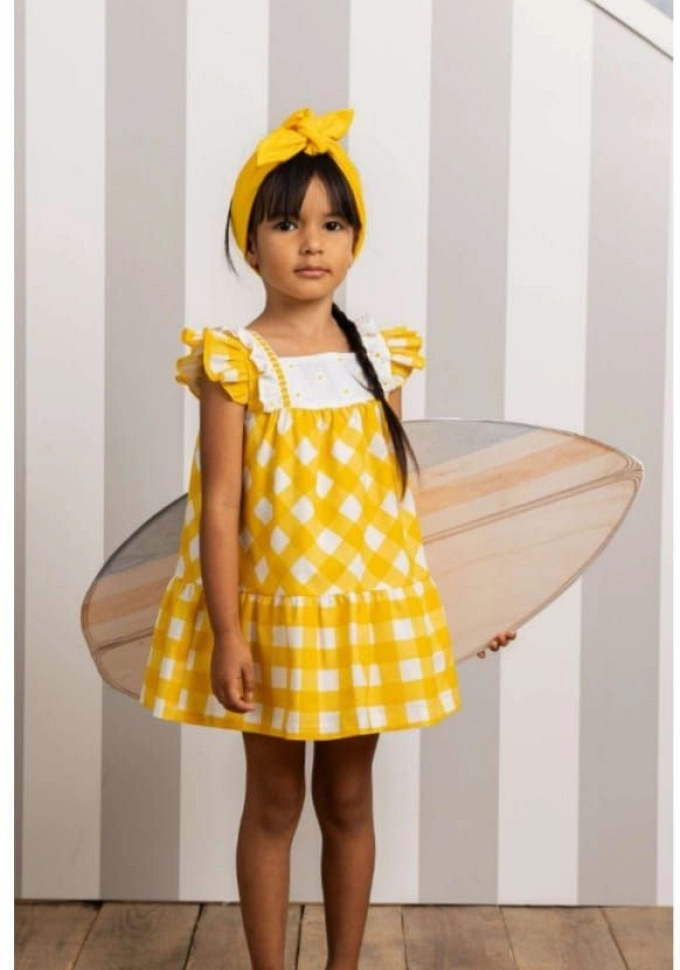 Vestido infantil de cuadros en color amarillo.Basmarti.