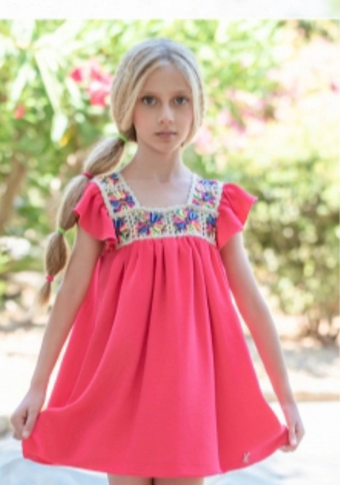Vestido infantil Familia Pinar.
